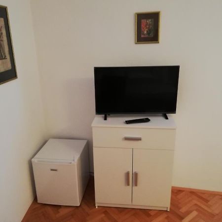 Sobe Sabec Bed and Breakfast Postumia Esterno foto
