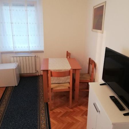 Sobe Sabec Bed and Breakfast Postumia Esterno foto