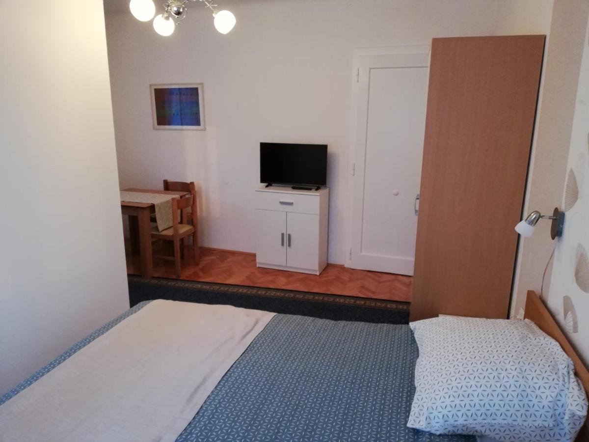 Sobe Sabec Bed and Breakfast Postumia Esterno foto